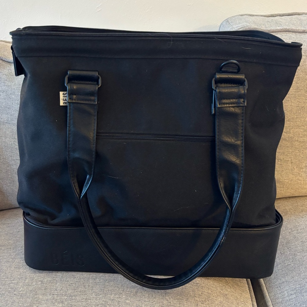 BEIS mini weekender in black